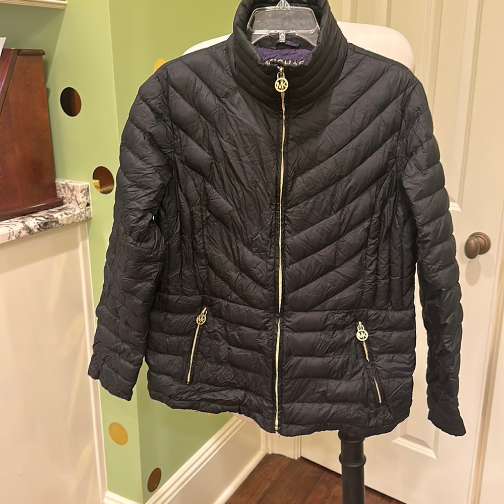 Michael Kors black w/gold zipper short down coat